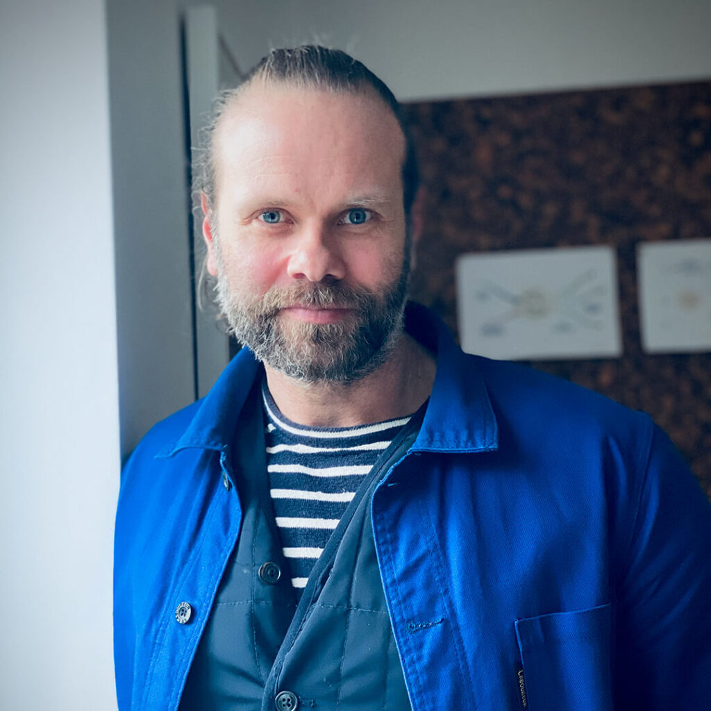 Mandecoach Mikkel Braginsky hjælper mænd med personlig udvikling, parforhold og maskulinitet.